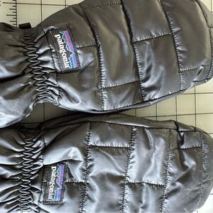 Patagonia Dark Gray Insulated Mittens